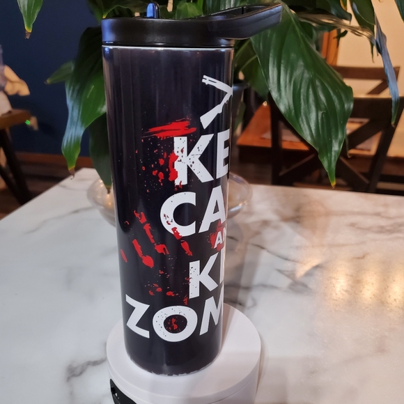 ZOMBIES....Keep Calm....20oz Tumbler with duo lids 🎉sale - Picture 3 of 7